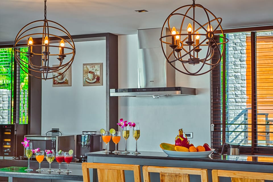 Serviced Chic Grand Villa Luxury Time