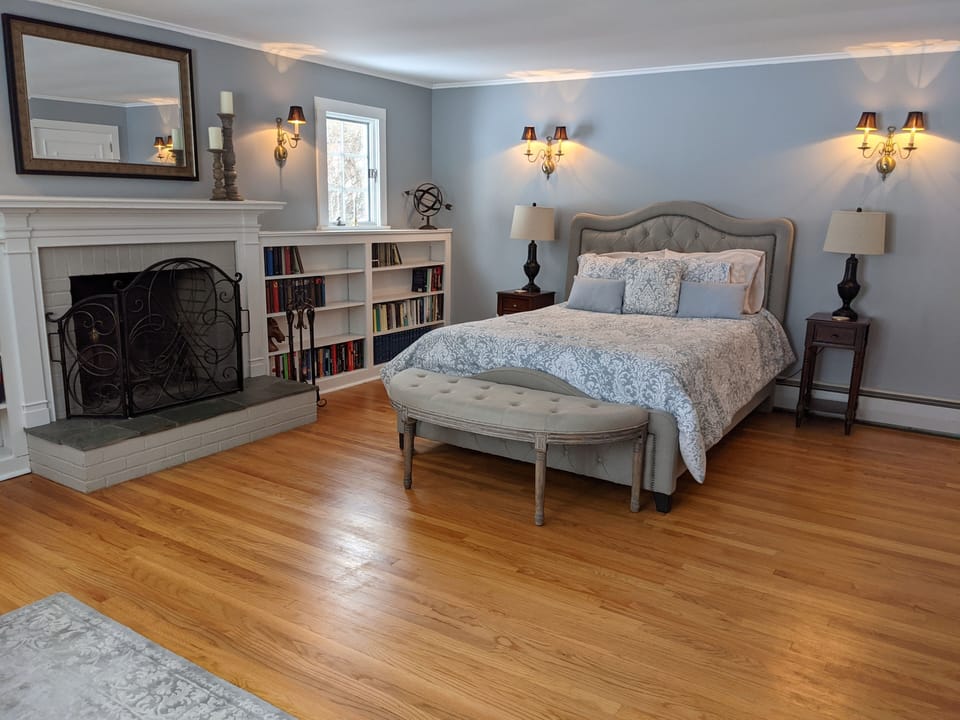 Ember Room 1st floor bedroom