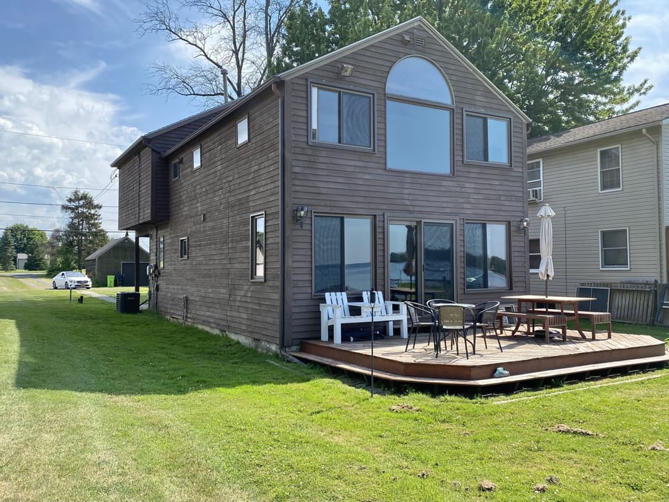 Oneida Lake Waterfront Vacation Rental 