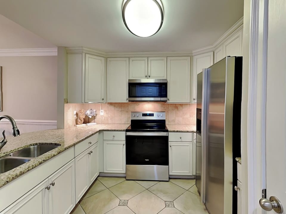 Full Kitchen