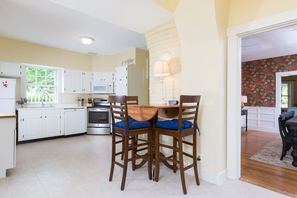 Spacious kitchen with plenty of room to socialize while cooking 