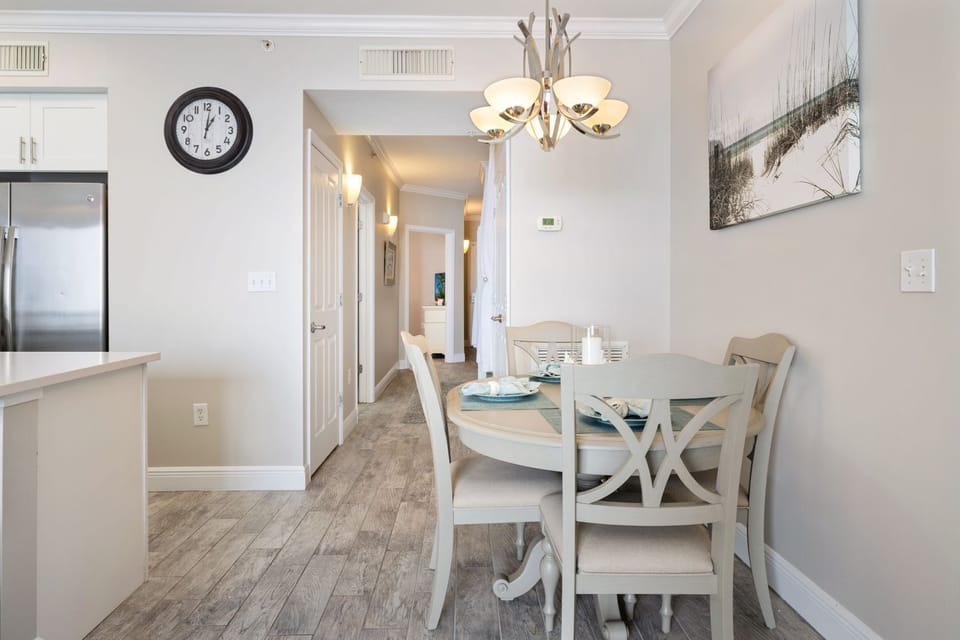 Cozy dining area 