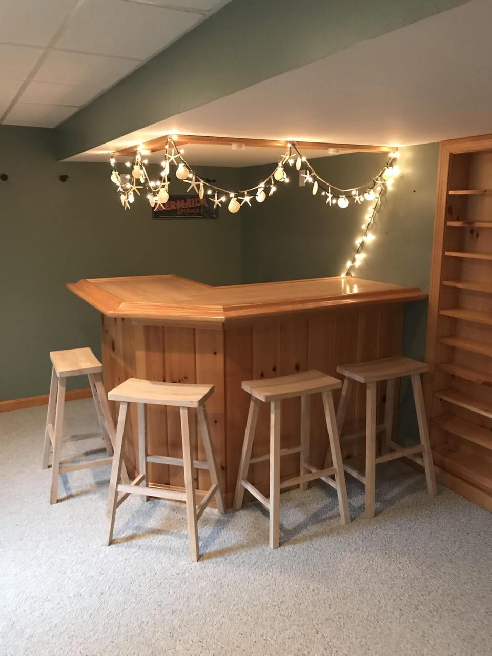 Bar with Wine/Beverage Cooler
