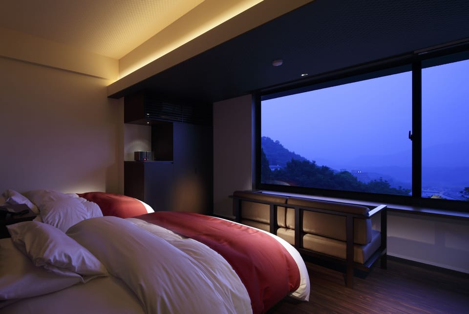 Japanese Western Twin Room with Shower and Mountain View, Non-Smoking - West Wing | Living area