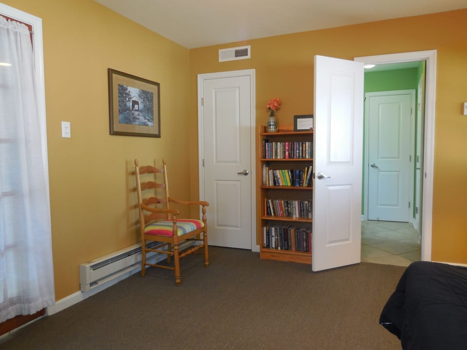 Bedroom 4. Two Twins.