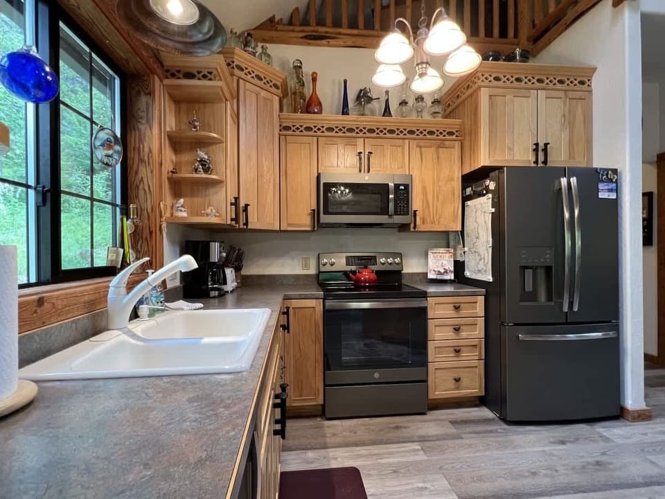 Full kitchen with brand new appliances