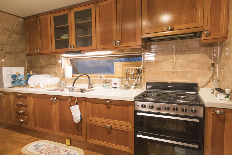 Family Townhome - Foreigner Only, 4 Bedrooms, Balcony, Garden Area(Fabulous Sunlit Heritage Mansion) | Private kitchen | Espresso maker, full-size fridge, microwave, oven
