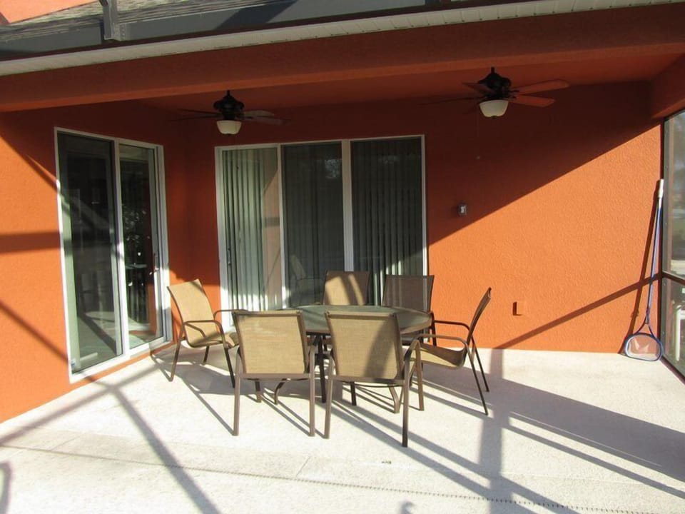 Lanai (pool south facing)