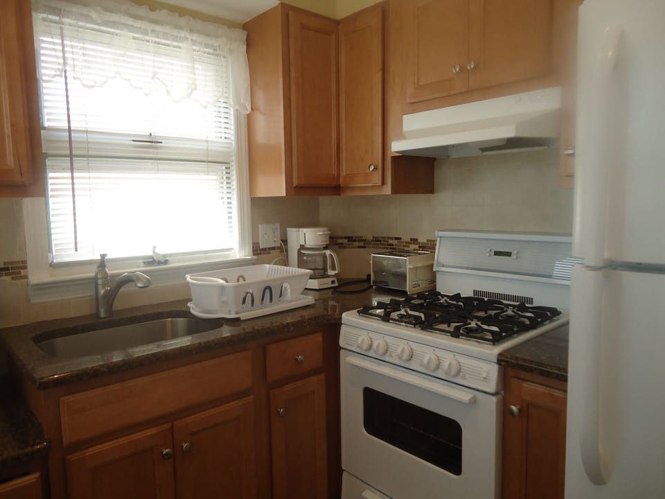1st floor kitchen view 2 - granite countertops