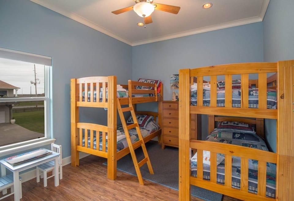 Bunk Bedroom with Two Bunk Beds - sleeps up to 4