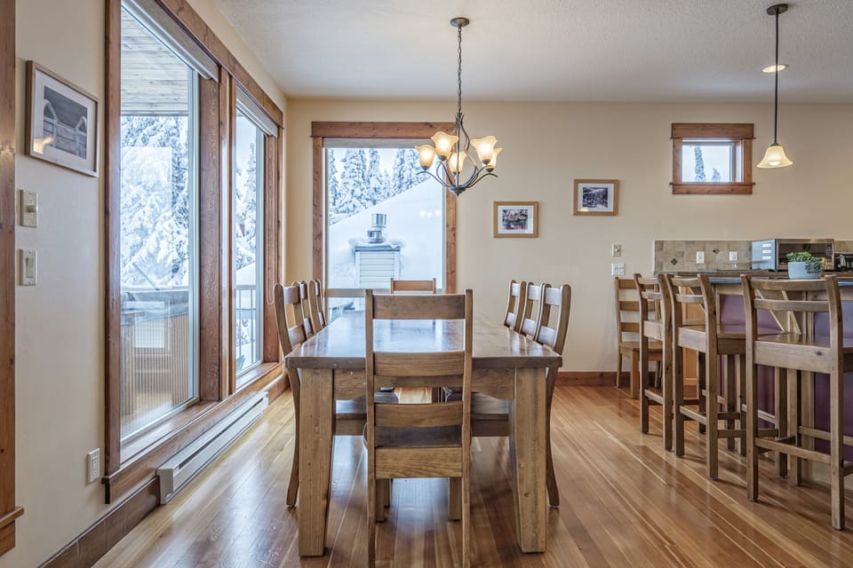 Dining Room Table - Seats up to 10