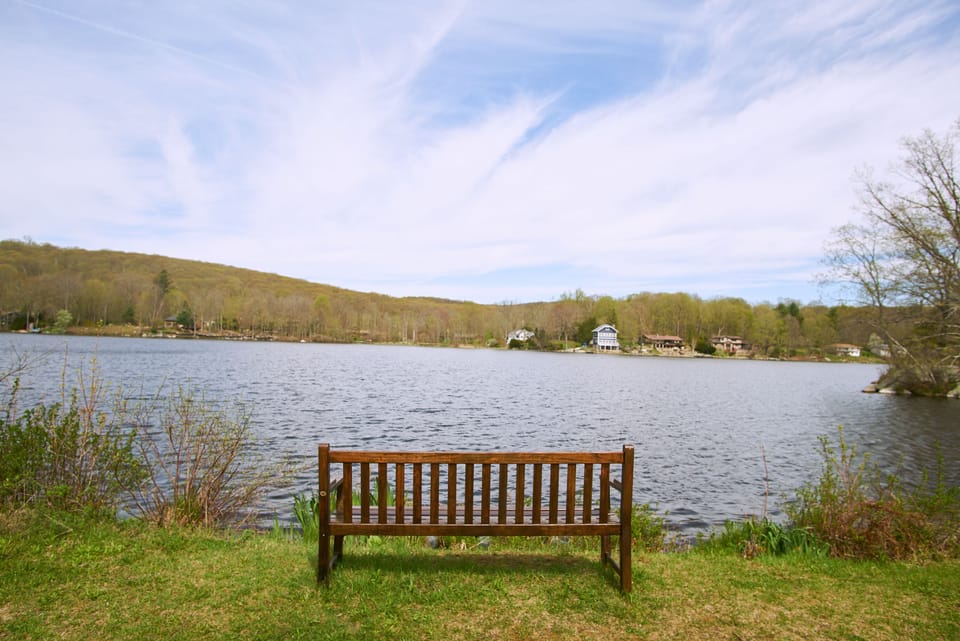 A peaceful spot on the lake 