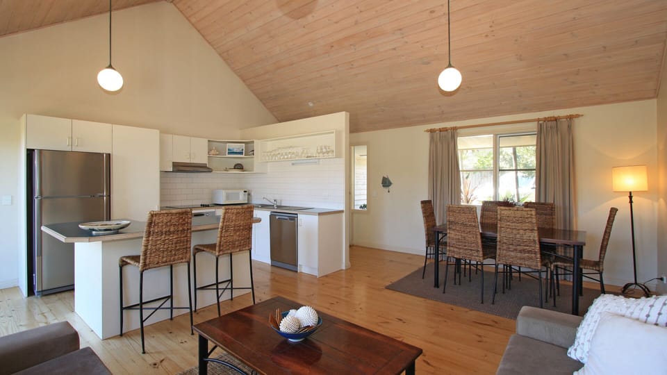 kitchen/dining