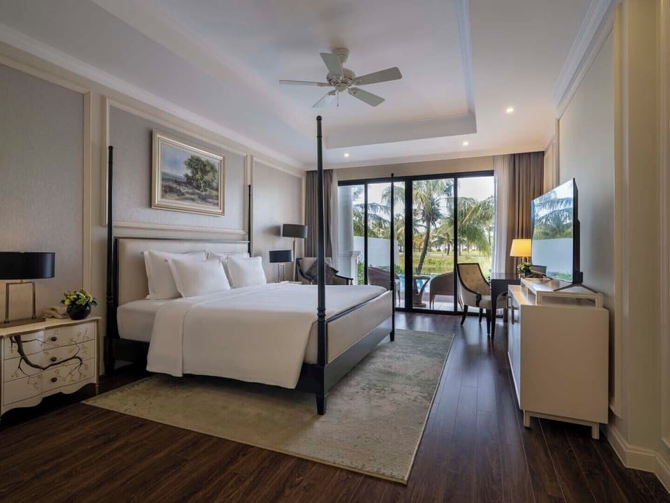 In-room safe, desk, blackout drapes, free WiFi