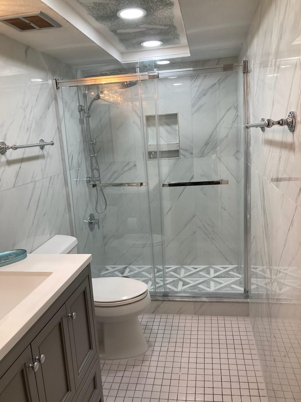 Master - Rain Head Shower with Body Sprayers
