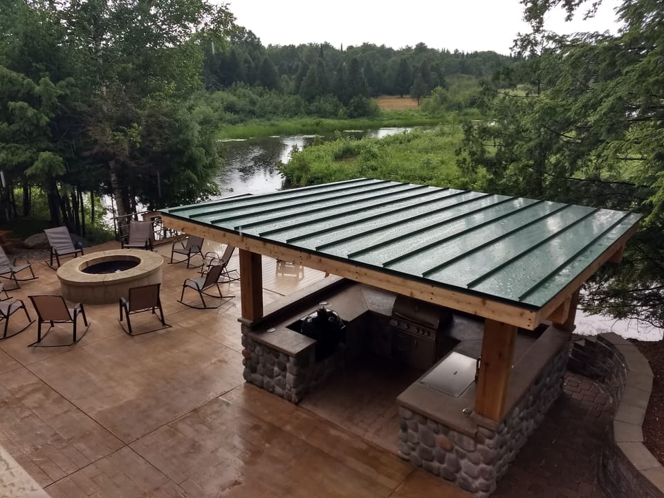 Outdoor Kitchen