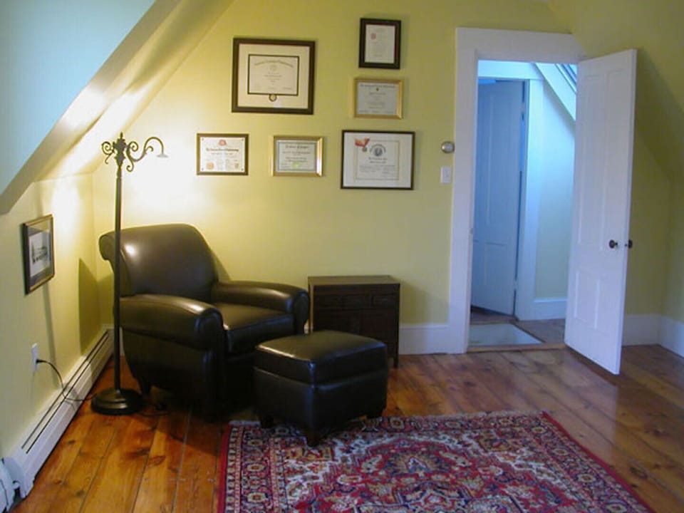 Master bedroom sitting room. Please note steep stairs with no landing.