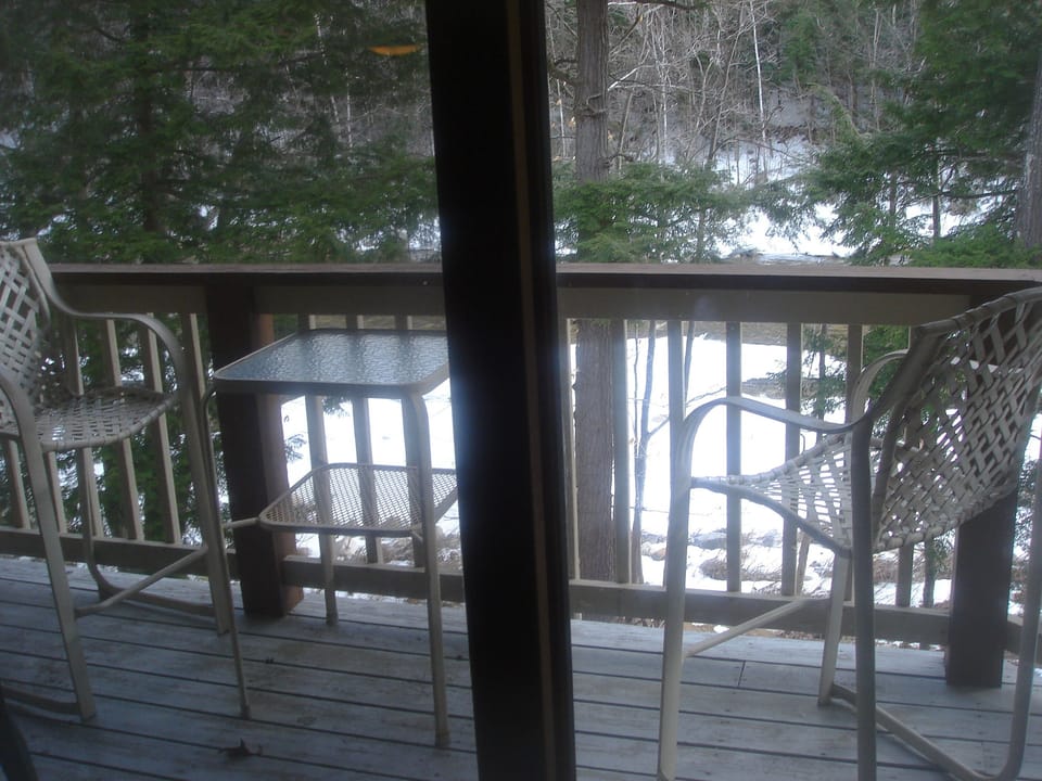 deck along the Pemi