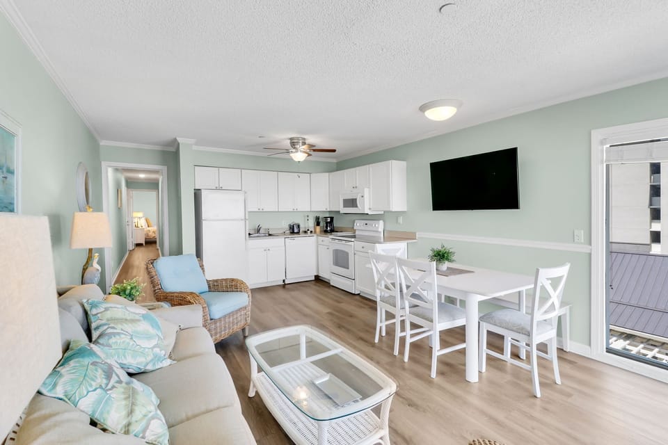Ocean Dunes Villa 405-Newly renovated Kitchen and Dining room