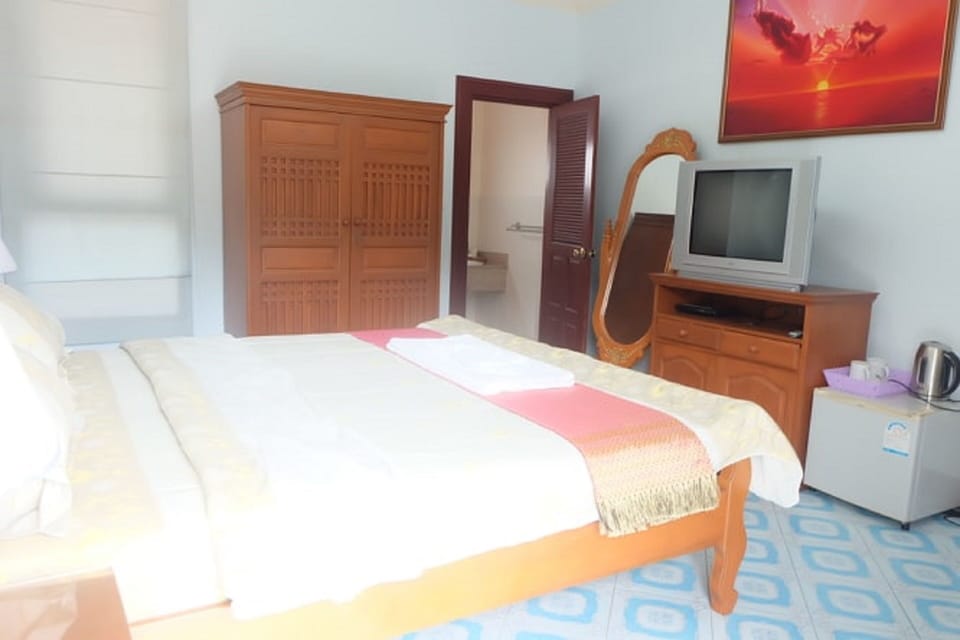 Room 3, bedroom.