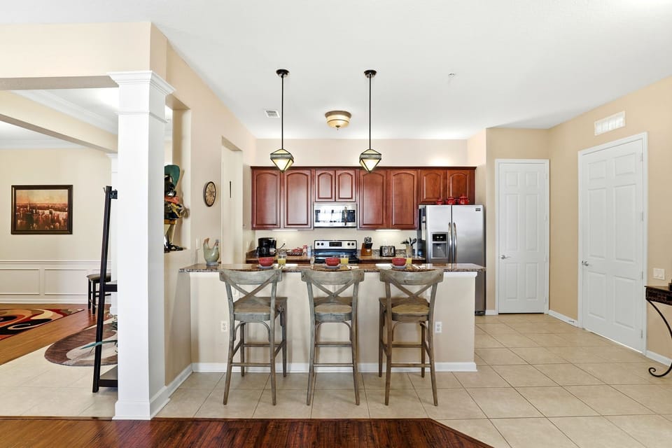 Spacious kitchen and breakfast bar.