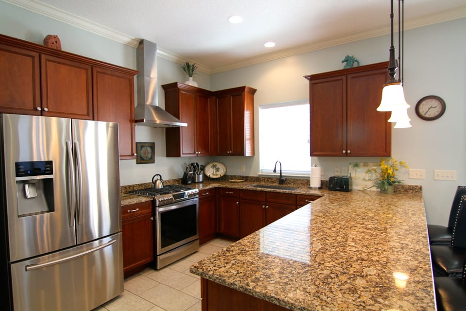 Gourmet Kitchen w/ Gas Stove