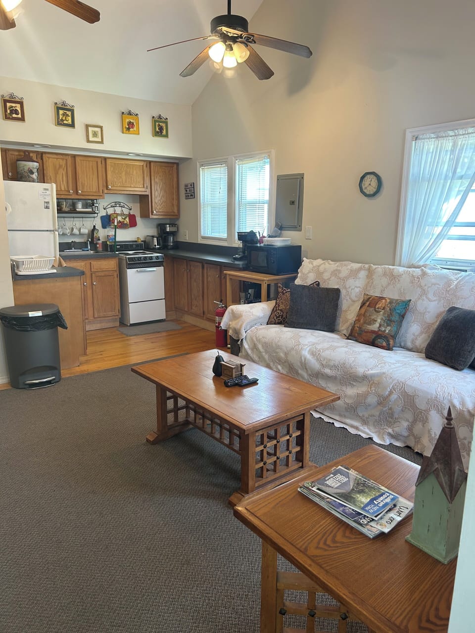Kitchen and living room - Cottage 1