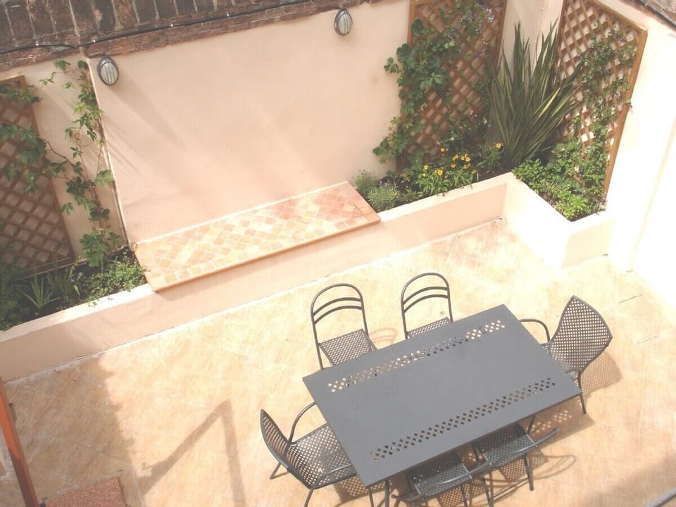 Private courtyard