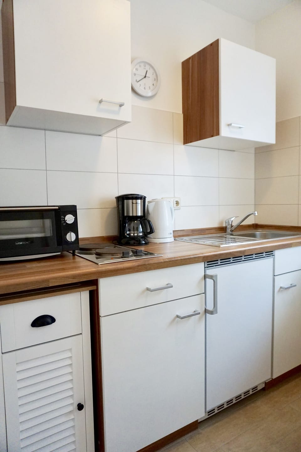 Studio | Private kitchen | Fridge, oven, stovetop, coffee/tea maker
