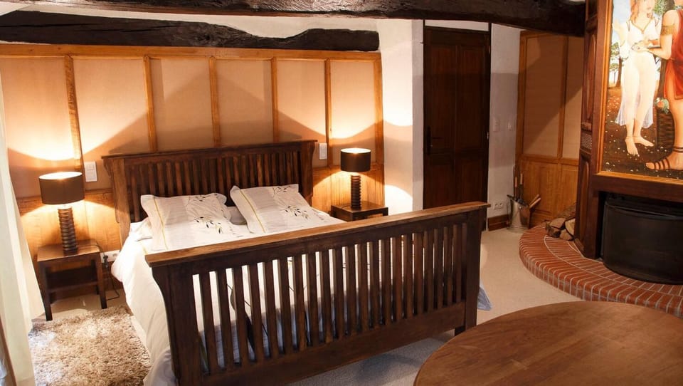 2 bedrooms, premium bedding, individually decorated