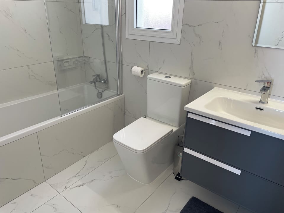 Brand new en-suite bathroom.