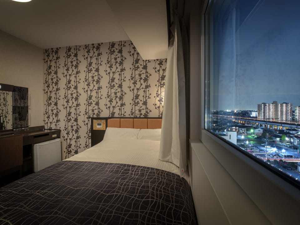 In-room safe, desk, blackout drapes, soundproofing