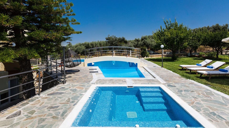 Hydromassage for 6 people & Pool !