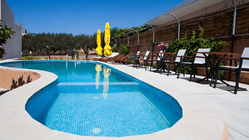 32m² pool including a part for young children!