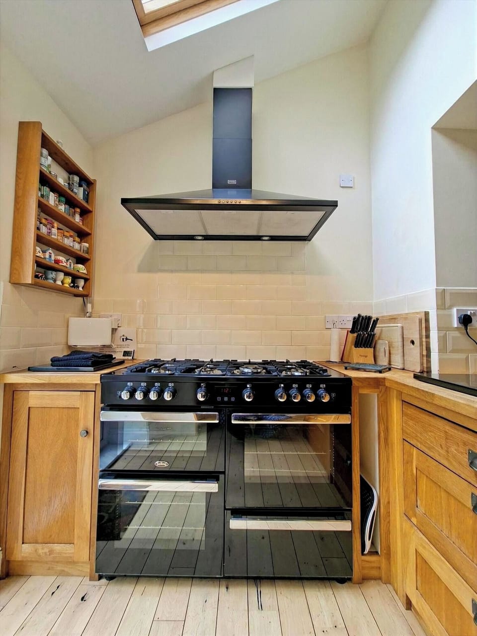 Range cooker with double oven, slow cooker and wok burner
