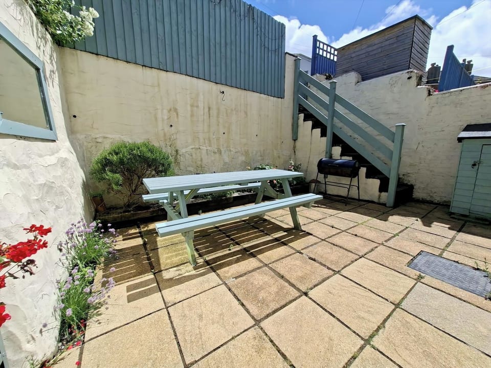 Courtyard garden is enclosed and private