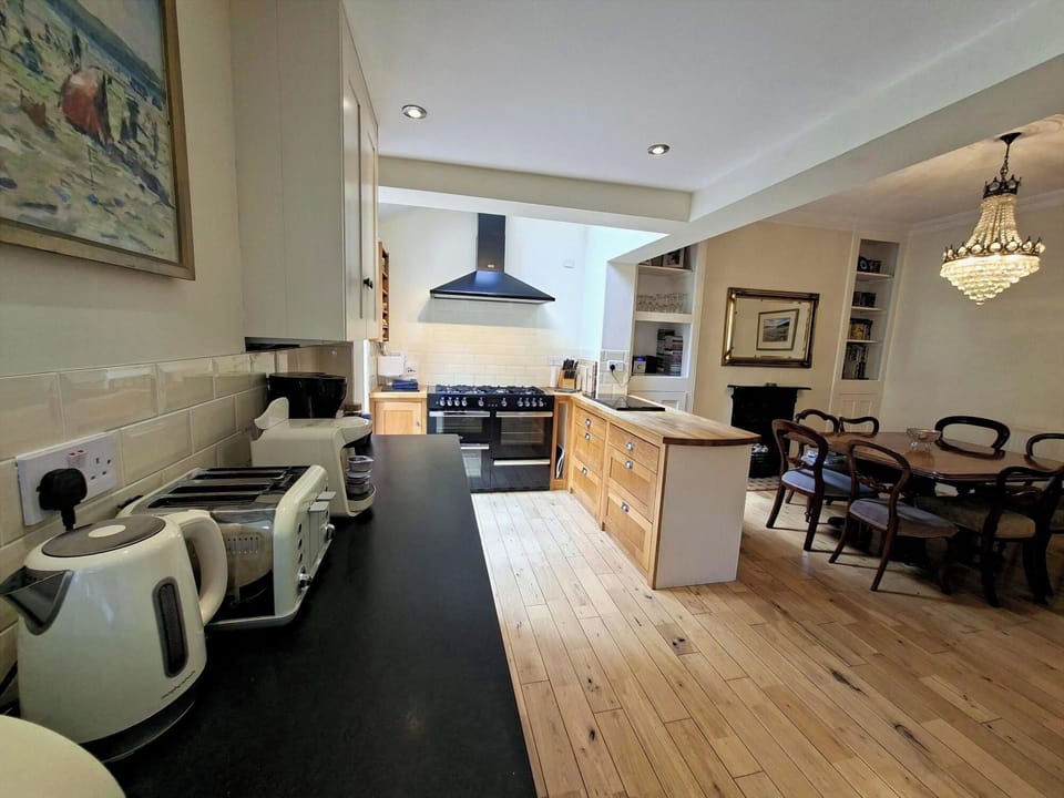 Kitchen area equipped with coffee machines etc.