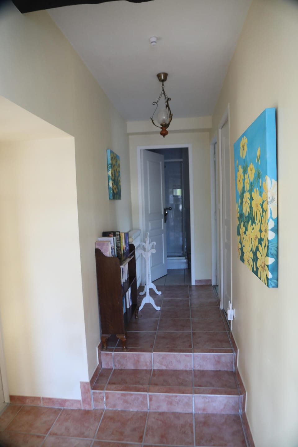 Second hallway to bathroom and two bedrooms