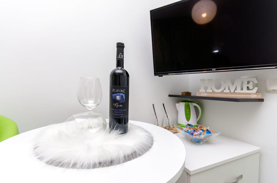 Standard Double Room | Premium bedding, minibar, in-room safe, desk