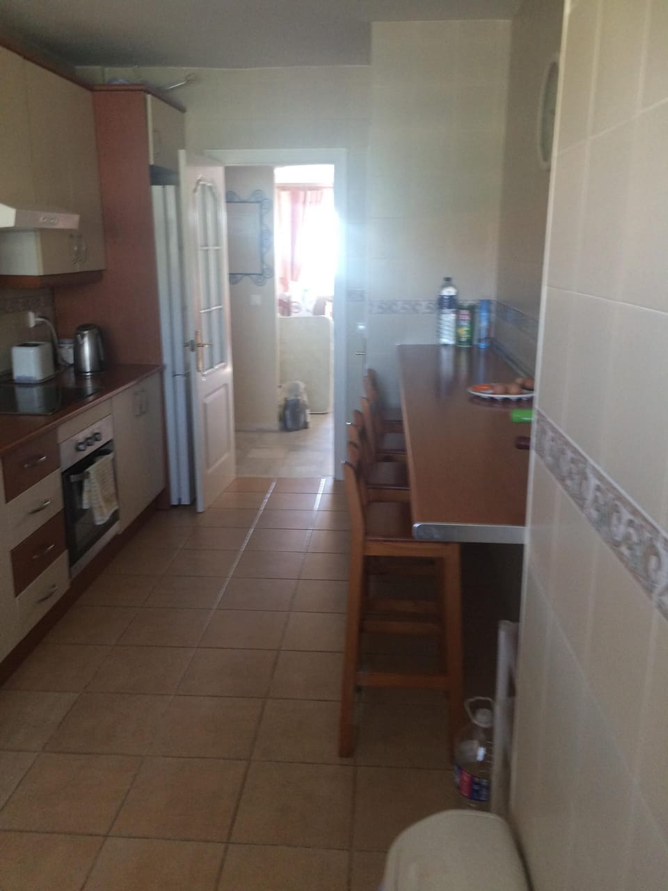 Breakfast bar in kitchen 