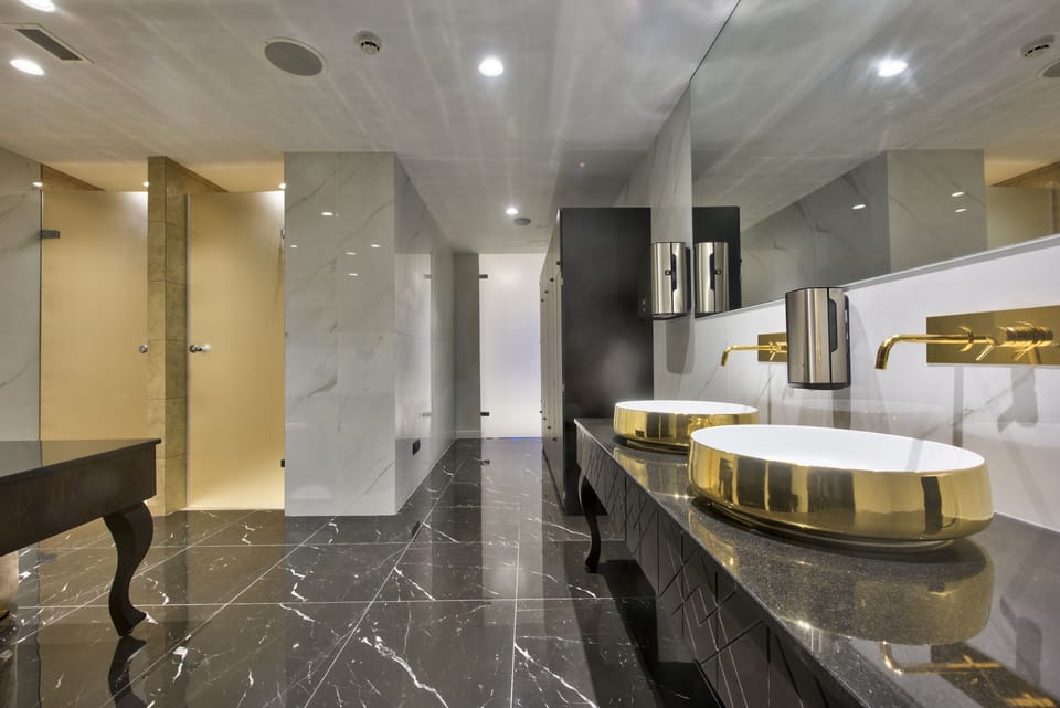 Couples treatment rooms, sauna, hot tub, steam room, Turkish bath