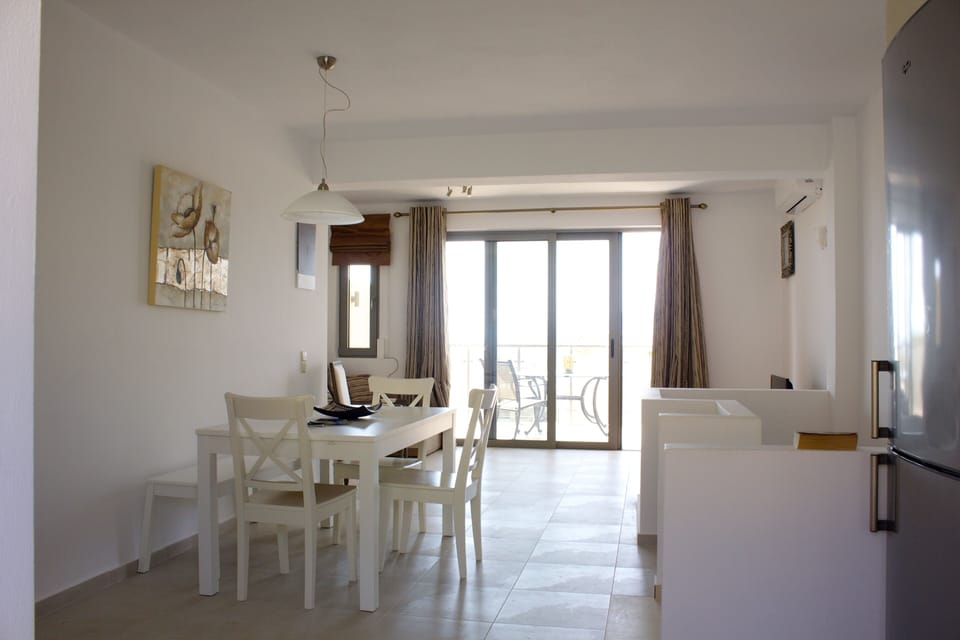 Dining & Living area
