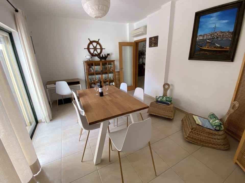 Dining room with working station