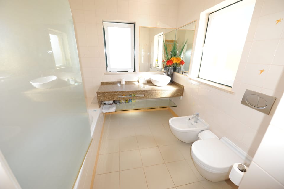 Master bedroom wc