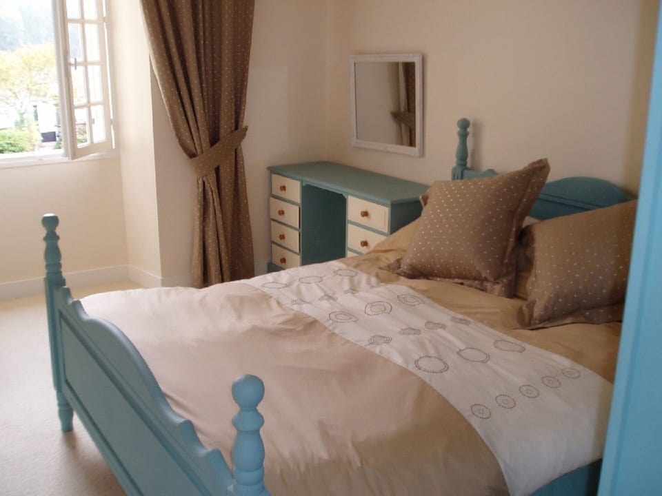 Double bedroom shower en suite