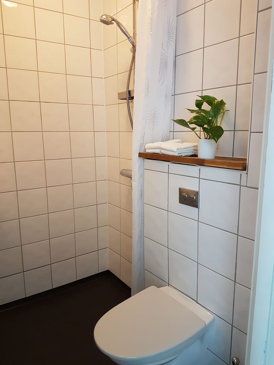Blackout drapes, iron/ironing board, free WiFi, bed sheets