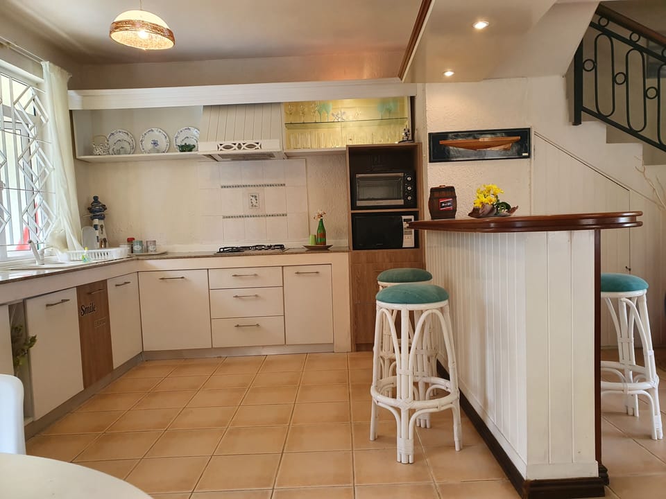 full view of kitchen