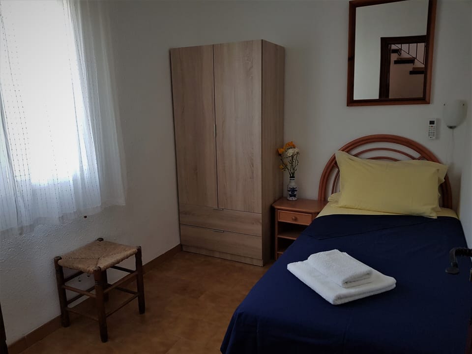 Bedroom 3 as a single