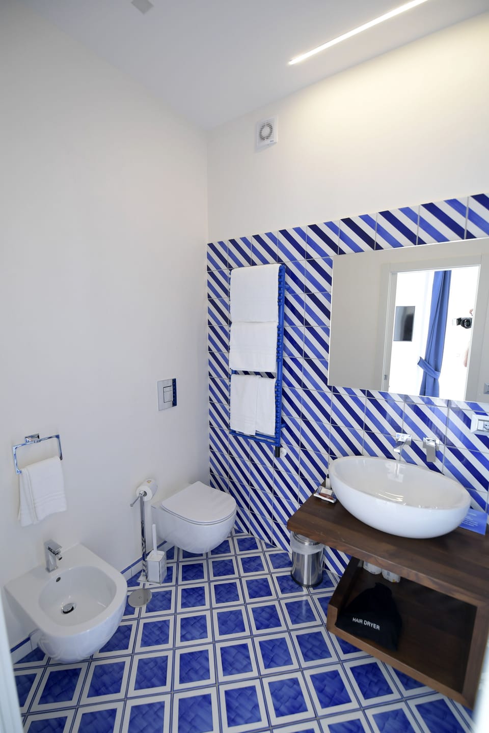 Deluxe Double Room, 1 Queen Bed with Sofa bed, Sea View | Bathroom | Shower, free toiletries, hair dryer, bathrobes