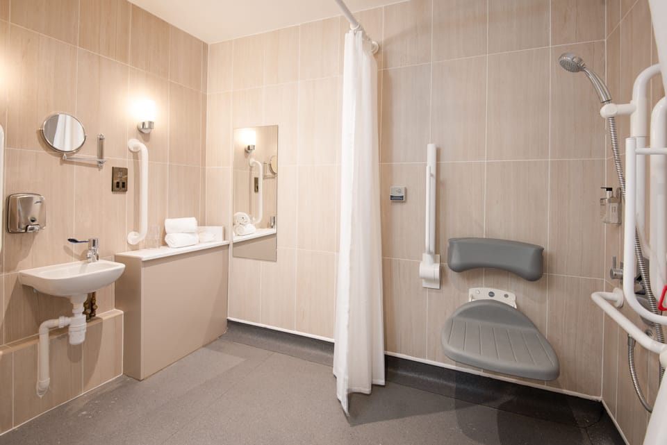 Disability Access Double or Twin Room | Bathroom | Shower, free toiletries, hair dryer, towels